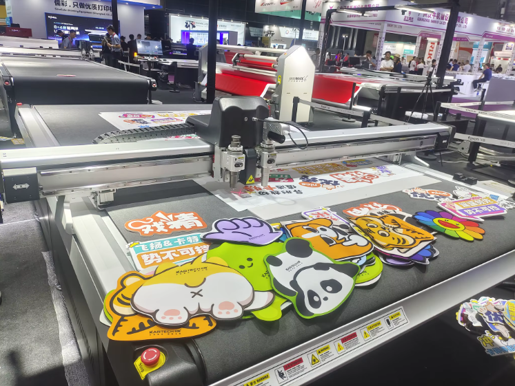 Absolute Toner Plytronix AT-1325 4' x 8' High-Precision Digital Flatbed Cutting Machine with Automated Finishing System Utilizes Interchangeable Tool Heads Flatbed