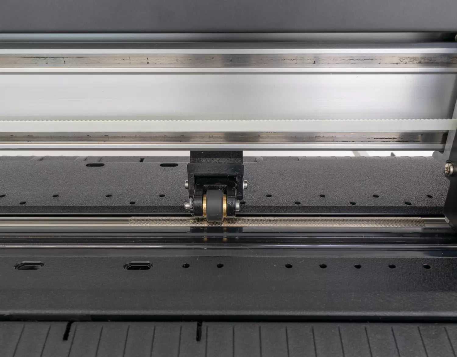 Graphtec CE8000-60 24-Inch Vinyl Cutter for Stickers